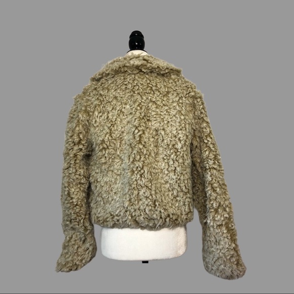 💙 XS 💙 NWT Anthro Faux Fur Bulky Coat Zip Up Toggles - Picture 2 of 6